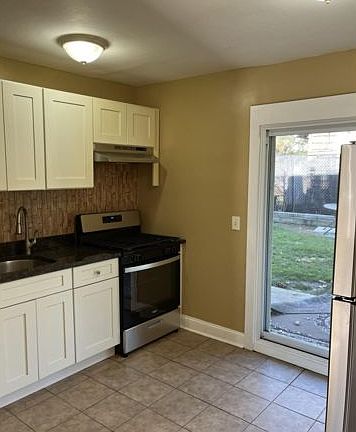 3rd image of 62 Oak St #8B