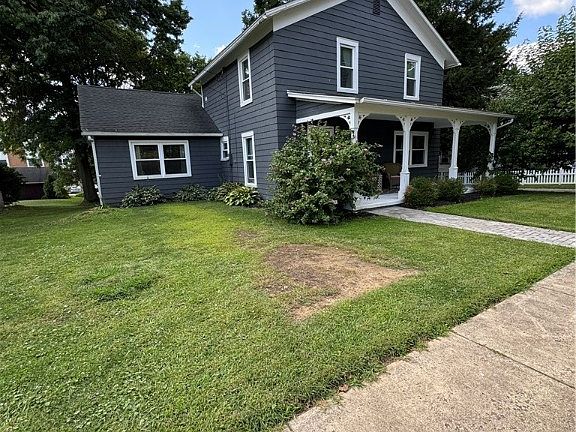 3rd image of 145 W Vine St