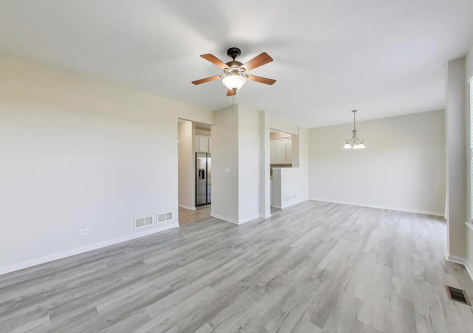 3 bed, 3.5 bath, 2575 sqft, $2,900 — Photo 4
