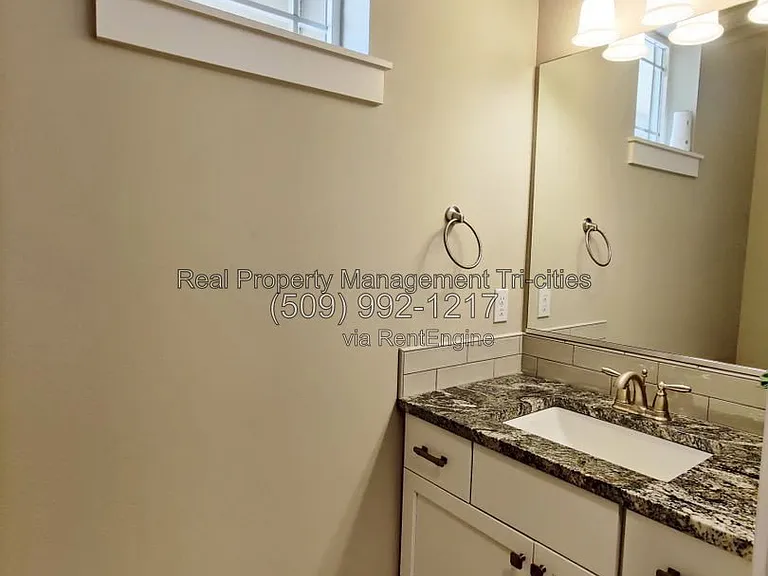 1108 S Kansas Pl — Photo 30