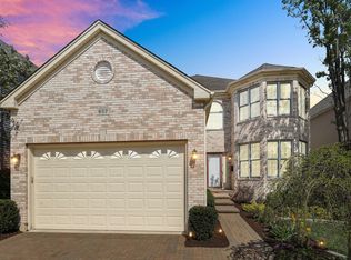 957 S Linden Ave, Elmhurst, IL