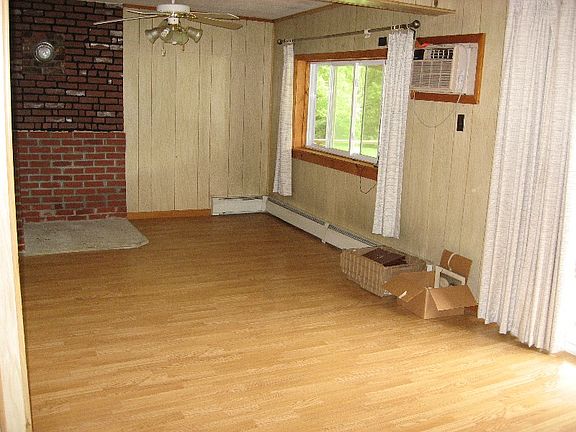 4th image of 13 Eagle Ln