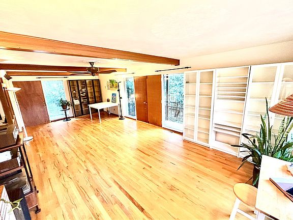 3rd image of 107 Rockwell Dr