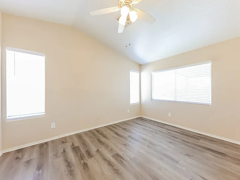 3618 W Tina Ln — Photo 10