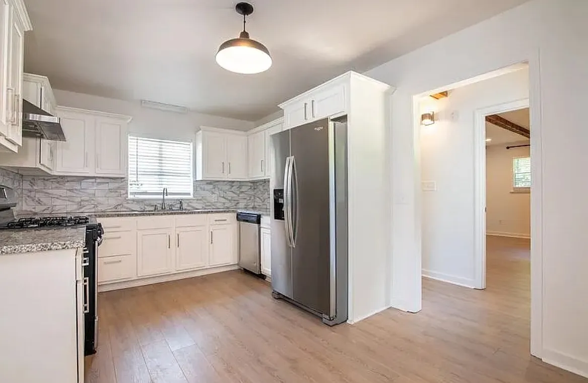 3 bed, 1146 sqft, $1,700 — Photo 2