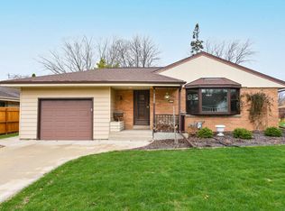 2755 S 74th St, West Allis, WI 53219