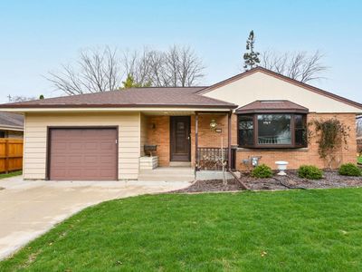 2755 South 74th STREET, West Allis, WI, 53219