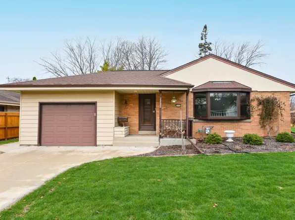 2755 South 74th STREET, West Allis, WI 53219