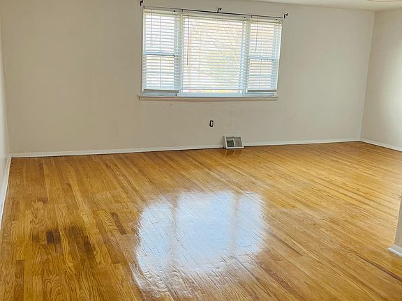 Living Room / Dining Room