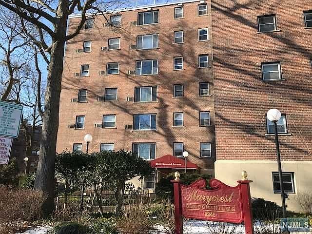 1st image of 2345 Linwood Ave APT 2E
