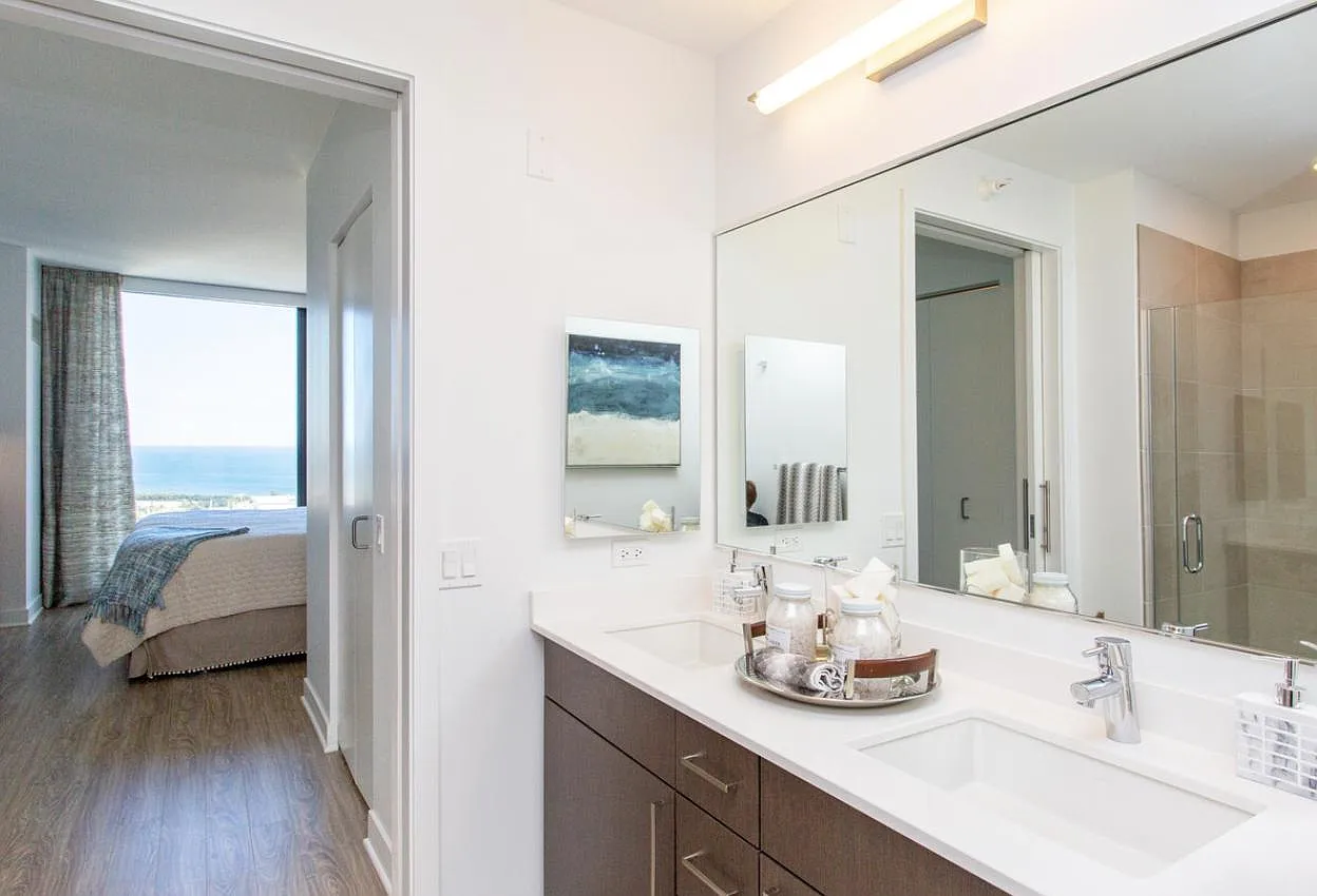 1 bed, 717 sqft, $3,110 — Photo 3