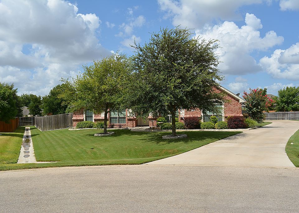 2nd image of 3620 Valley Mist Ct