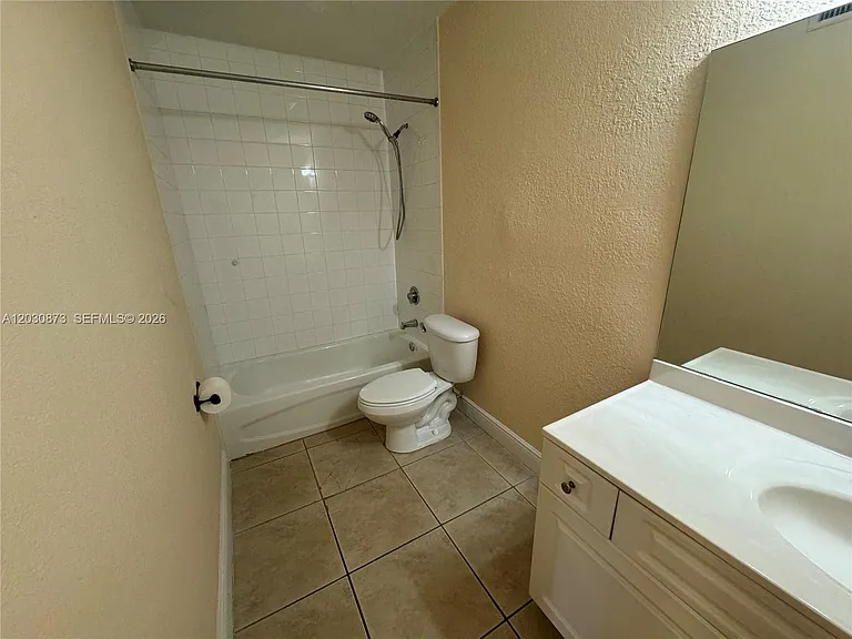 5201 Geneva Way #308 — Photo 11