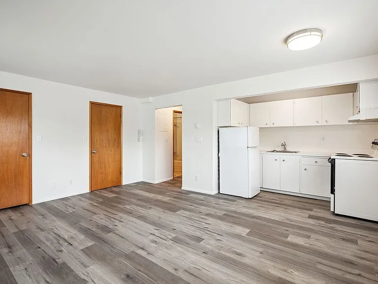 5502 29th Ave NE — Photo 10