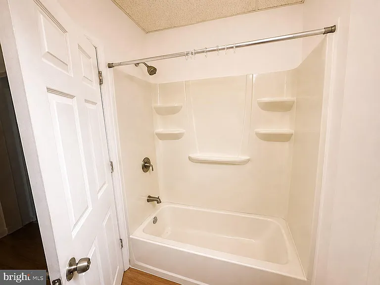 2115 W Ontario St #3 — Photo 4
