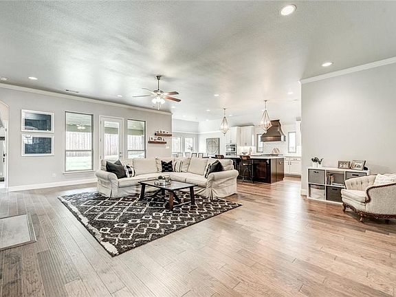 4th image of 525 Sheer Bliss Ln