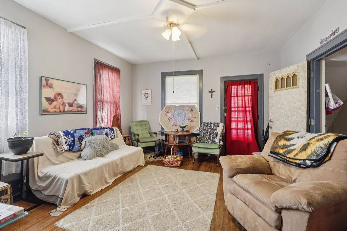 next background image