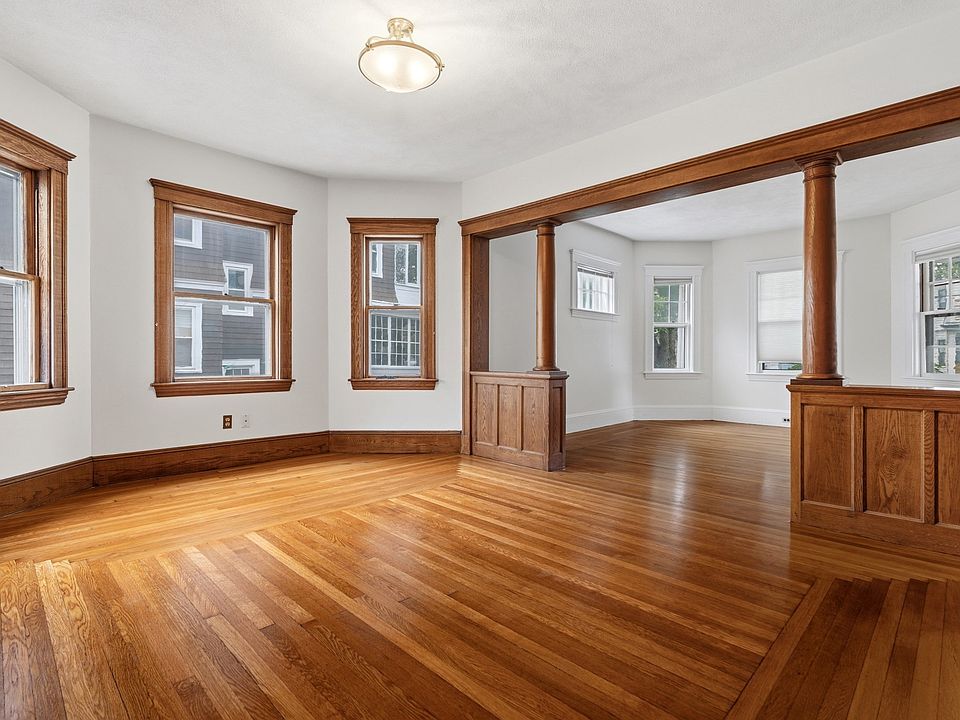 1st image of 39 Harlow St #1