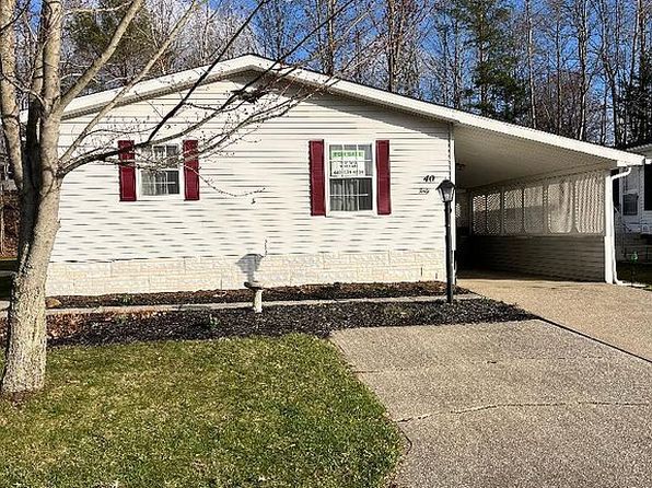 40 Cardinal Dr, Hiram, OH 44234