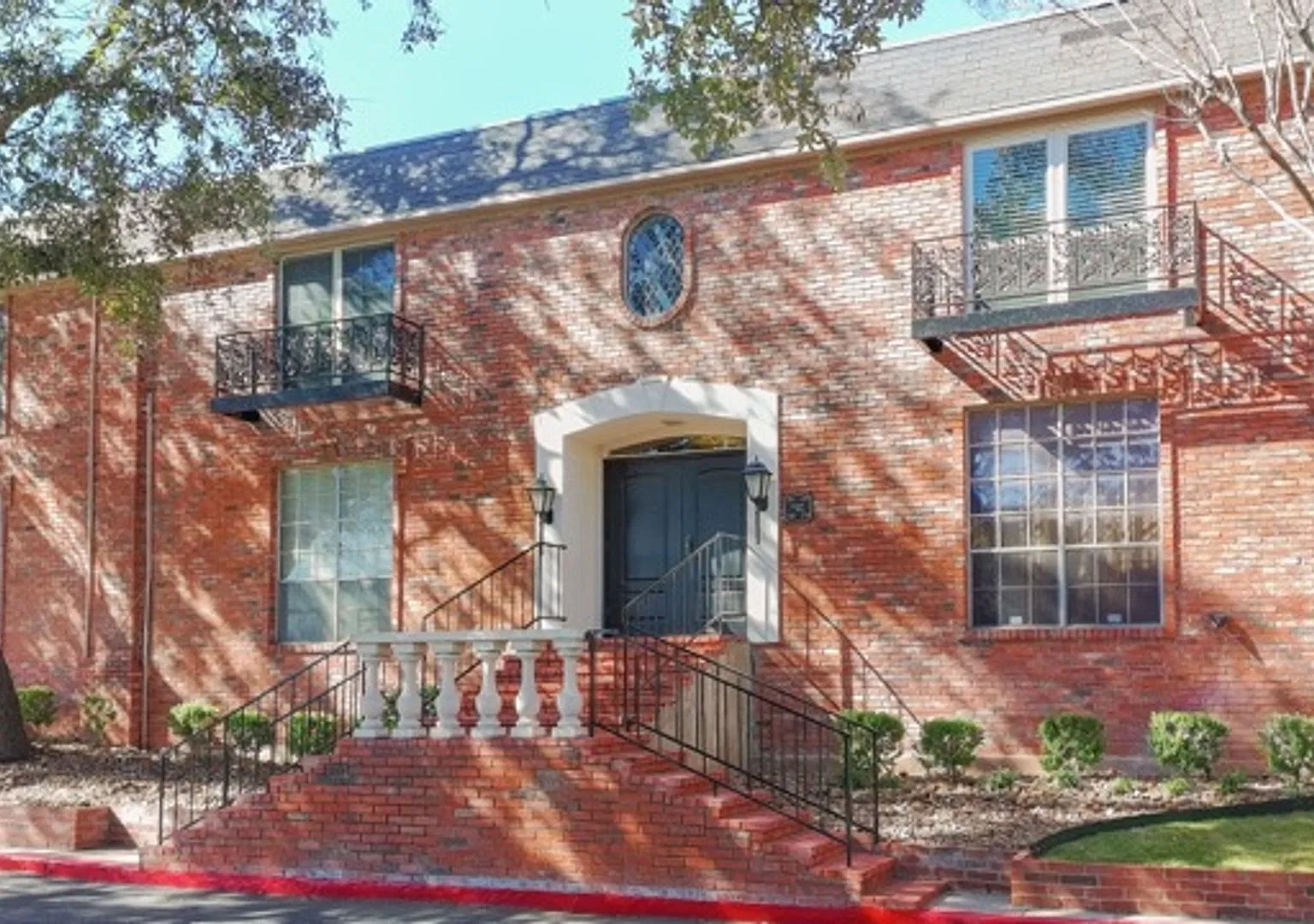 Spacious Condo | Gated | Near Medical Center 410 & Ih10 | 3 Bedrooms | 2 Bathrooms — Photo 1