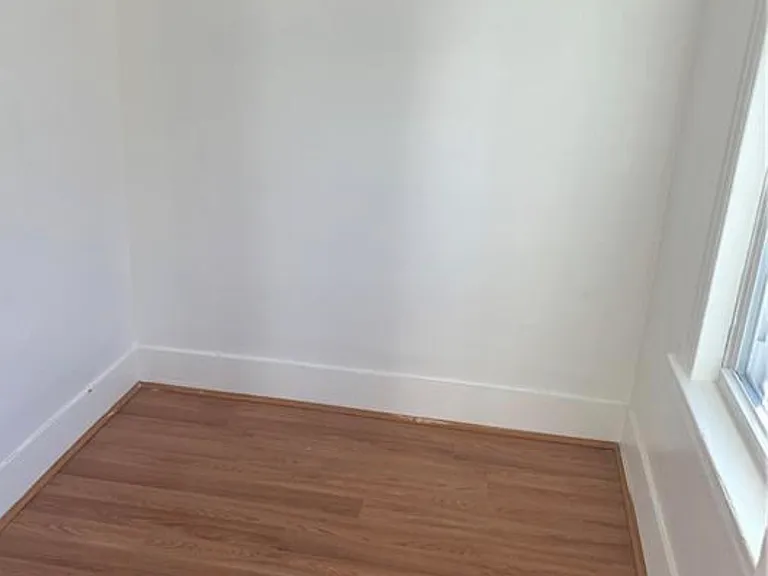 144 Putnam St — Photo 2