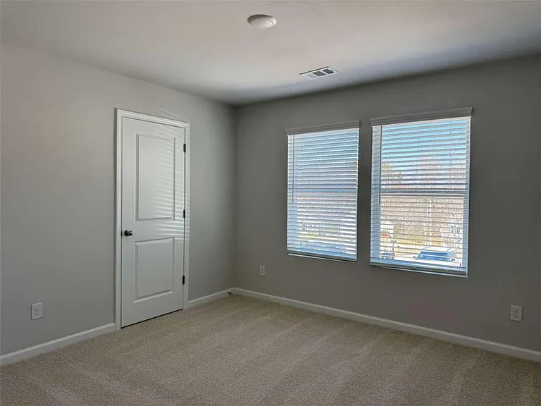 111 Woodside Ct — Photo 14