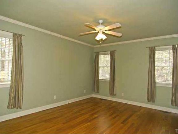 1st Floor Master Bedroom