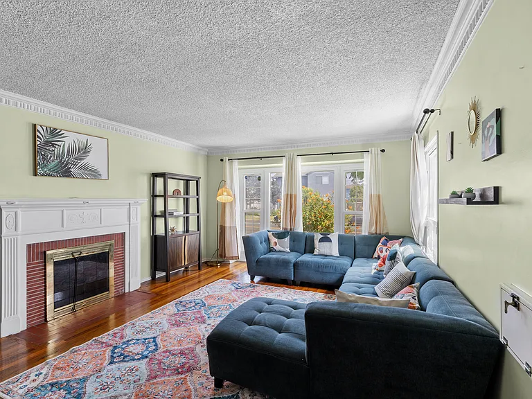 10229 S Van Ness Ave — Photo 12