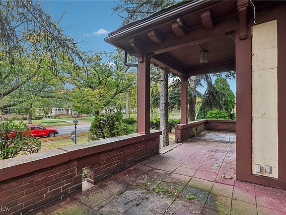 3rd image of 10908 Wade Park Ave