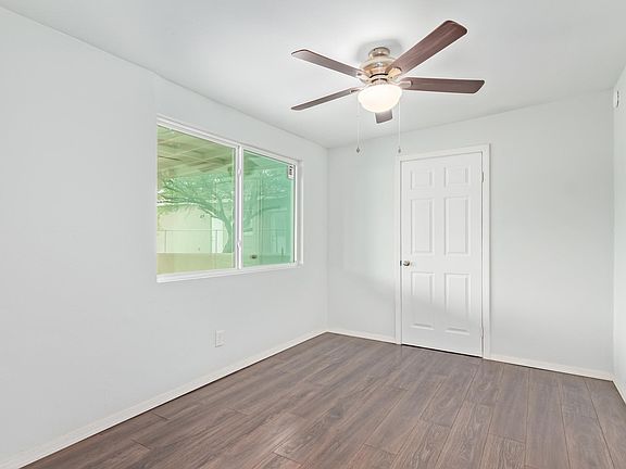 4th image of 2750 N Estrella Ave