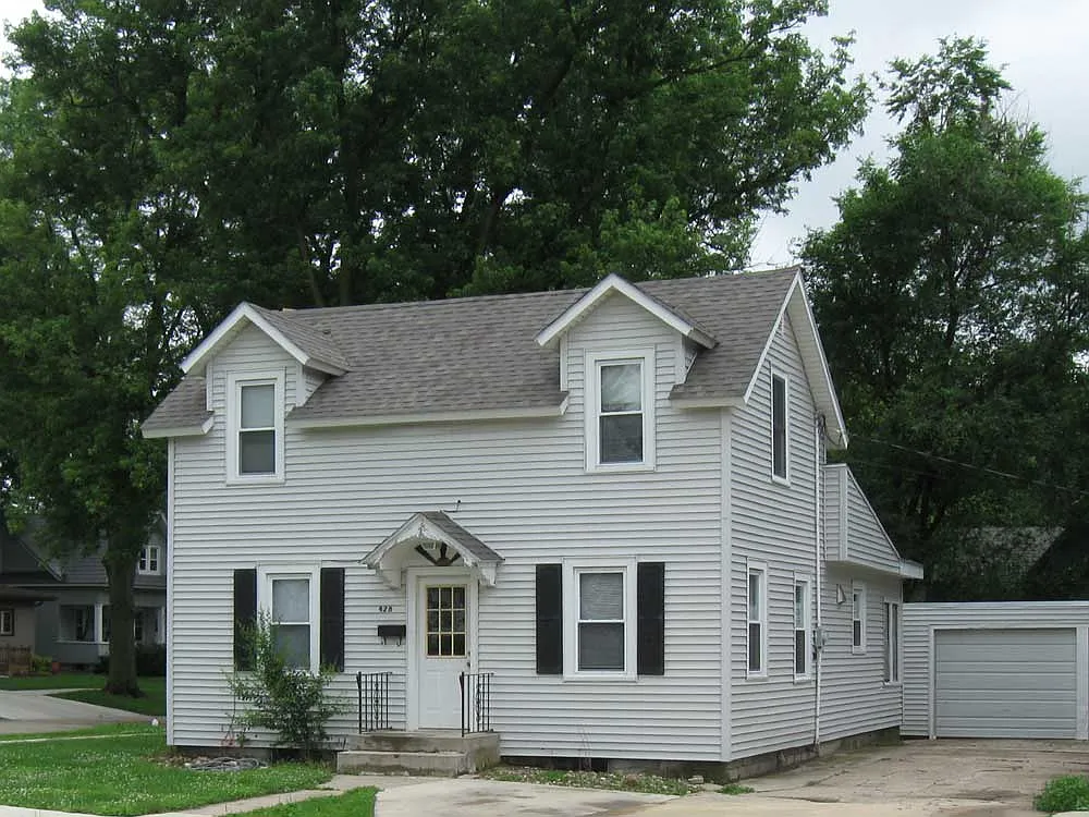3 bed, 1240 sqft, $1,100 — Photo 1