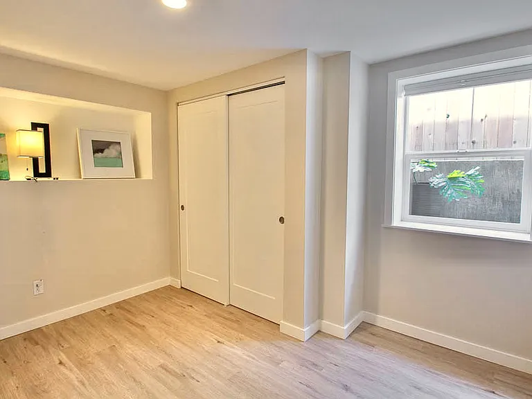 Smaller bedroom/office