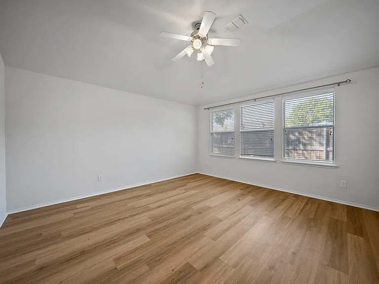 3904 Oakhurst Ln — Photo 17