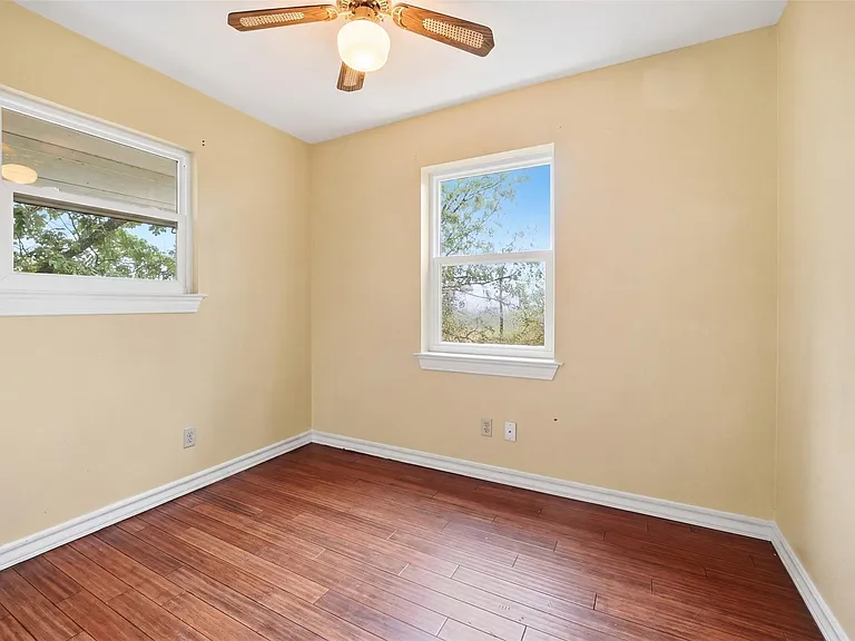 1104 Franklin Dr — Photo 14