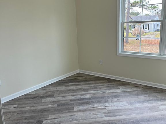 5th image of 2-304 Carter St Unit B
