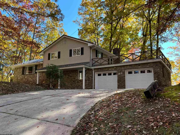 432 Bearhunter Est, Elkins, WV 26241