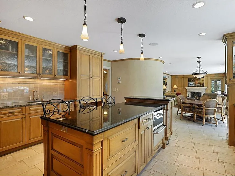 2624 Princeton Ave — Photo 4