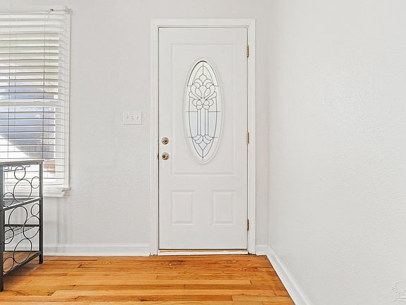 5th image of 3438 W Brainerd St