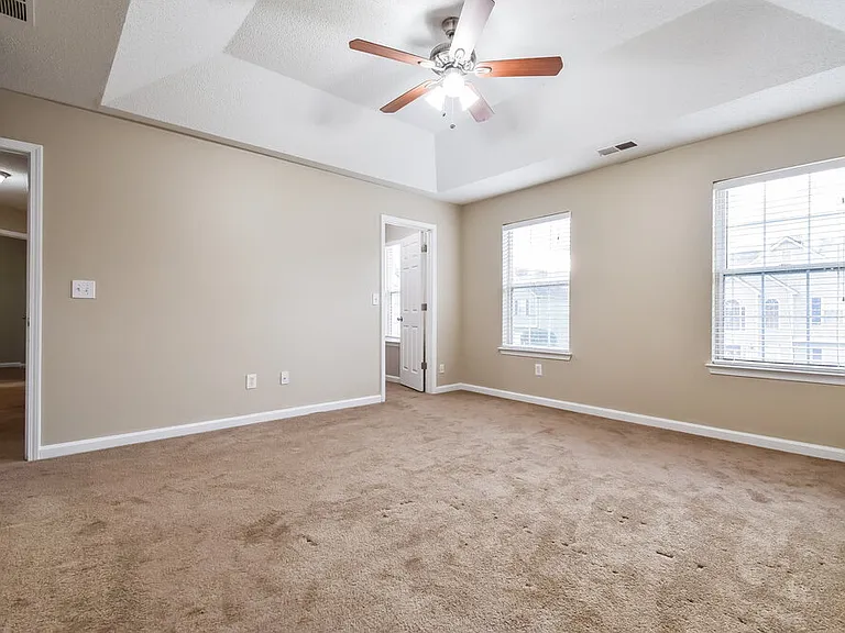 4405 Grove Dr NW — Photo 10