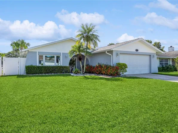 12147 70th St, Largo, FL 33773