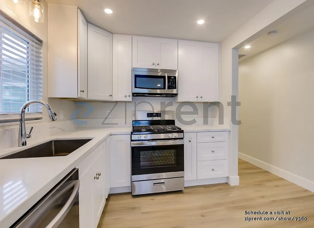 Building Photo - 1815 San Andres St #C