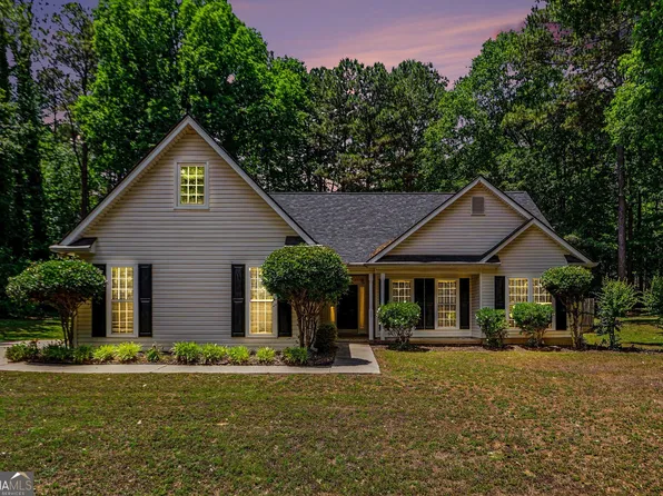 35 Wenham Ln, Sharpsburg, GA 30277