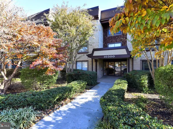 10300 Bushman Dr APT 310, Oakton, VA 22124