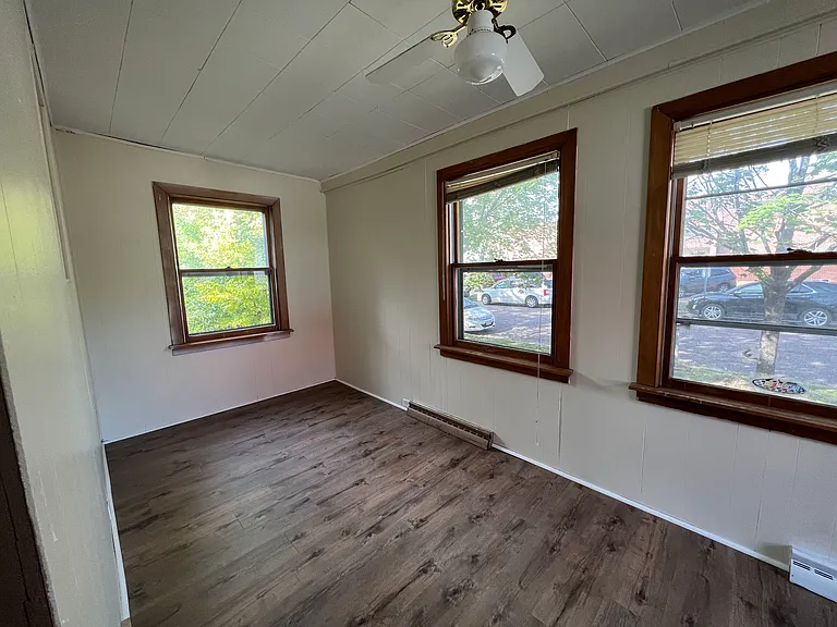 1221 Summit St — Photo 42