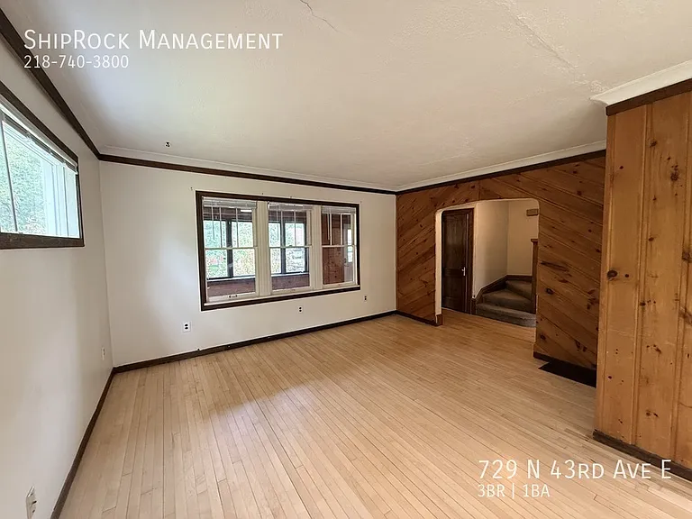 729 N 43rd Ave E — Photo 2