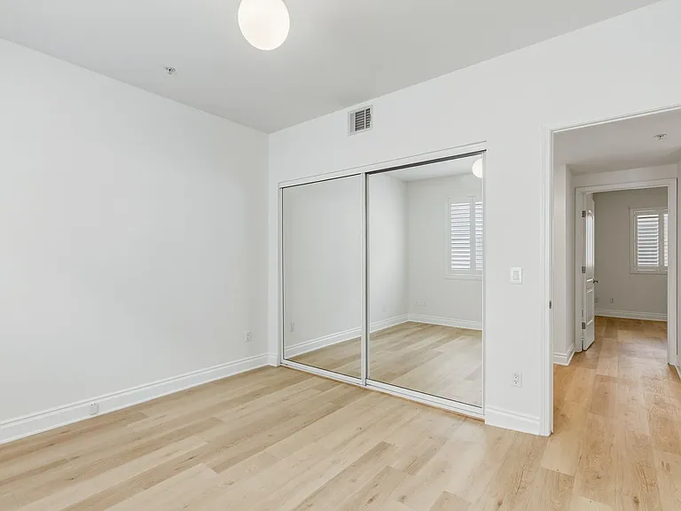 1444 S Point View St #204 — Photo 16