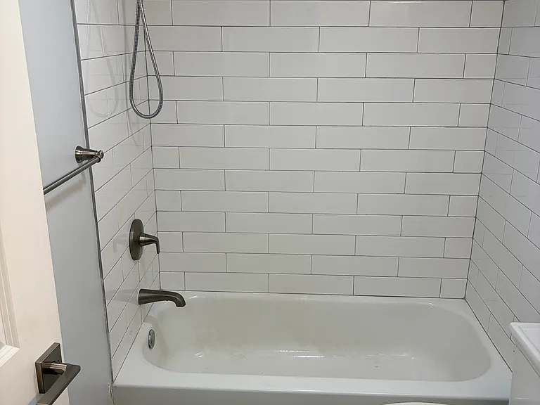 906 Erdner Ave #1 — Photo 4