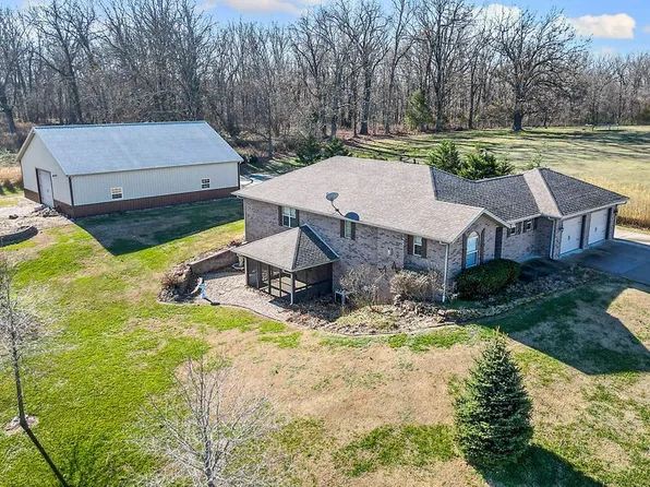 10309 McGruder Blvd, Cassville, MO 65625