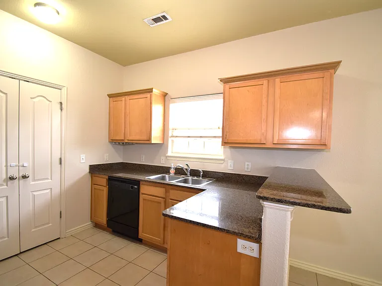 5005 SW Fieldstone Blvd #1 — Photo 4
