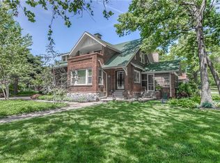 1204 Ward Pkwy, Kansas City, MO 64112